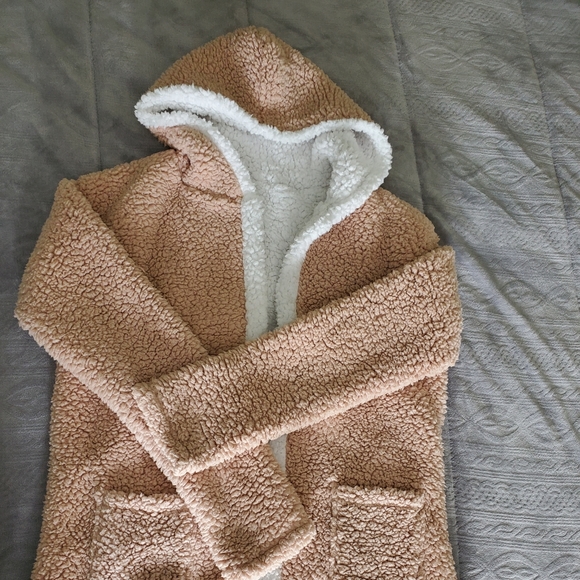 Cozy fluffy jacket sz~L - Picture 4 of 4